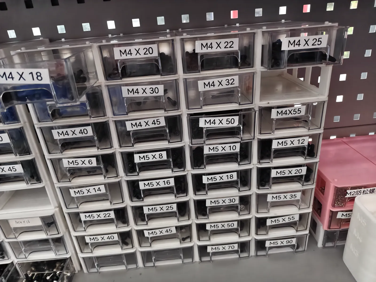 标注规格的紧固件分类抽屉
