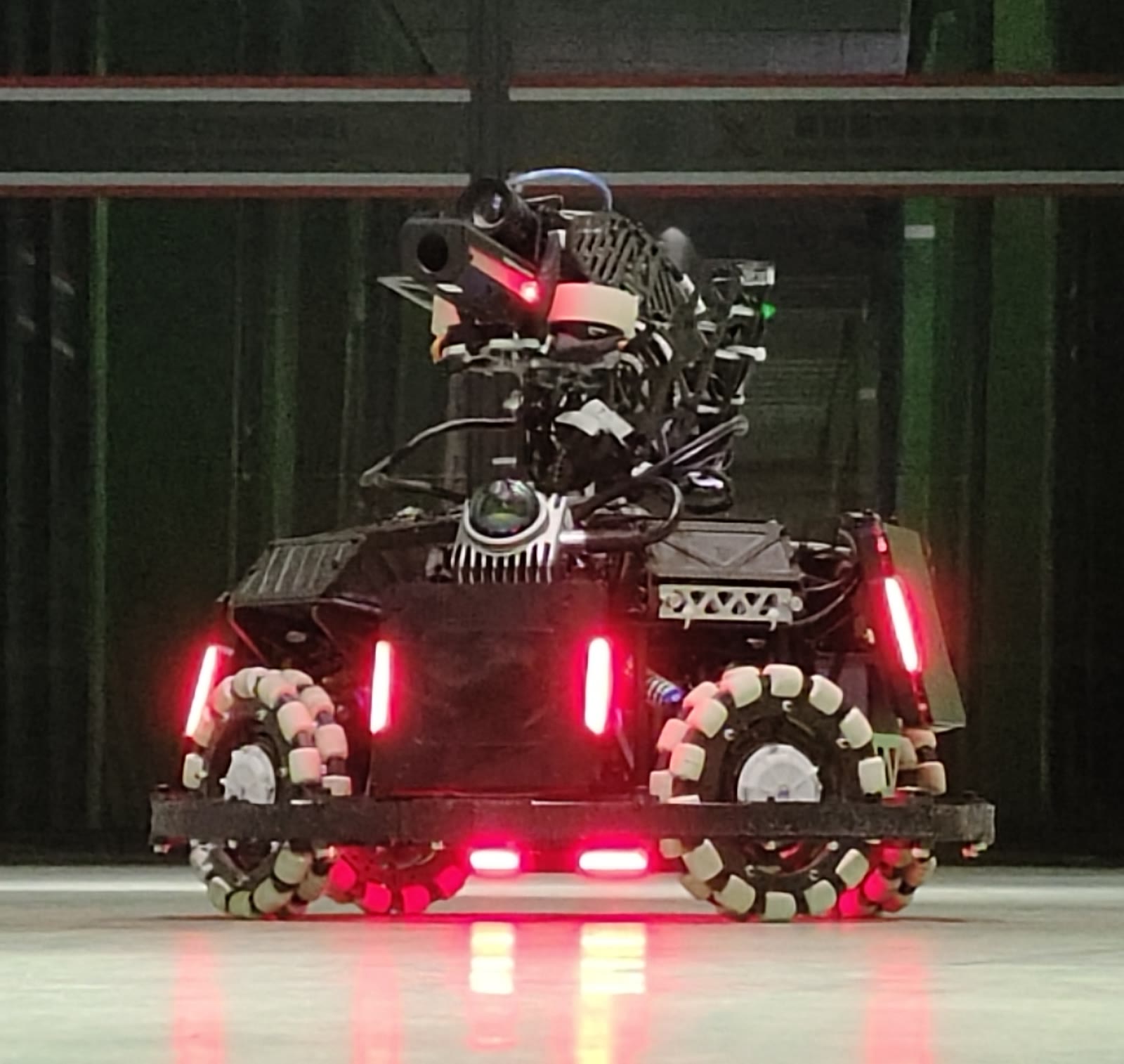 千里战队哨兵机器人机械结构实机