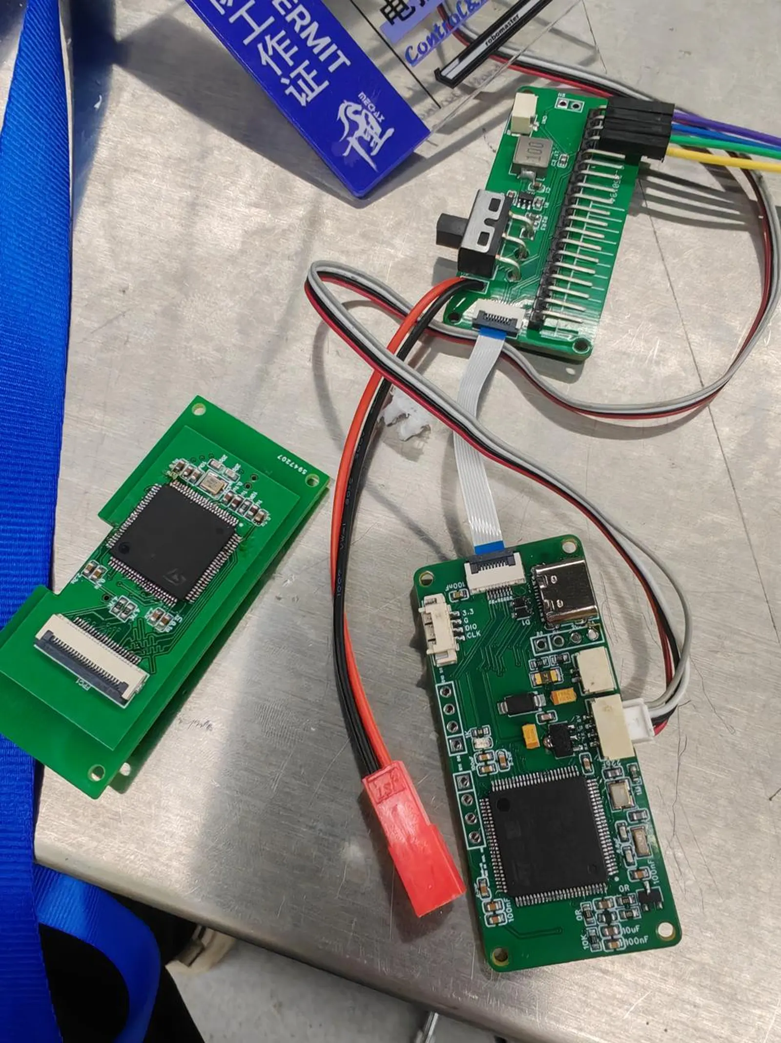 飞镖内部使用的小型自研控制板